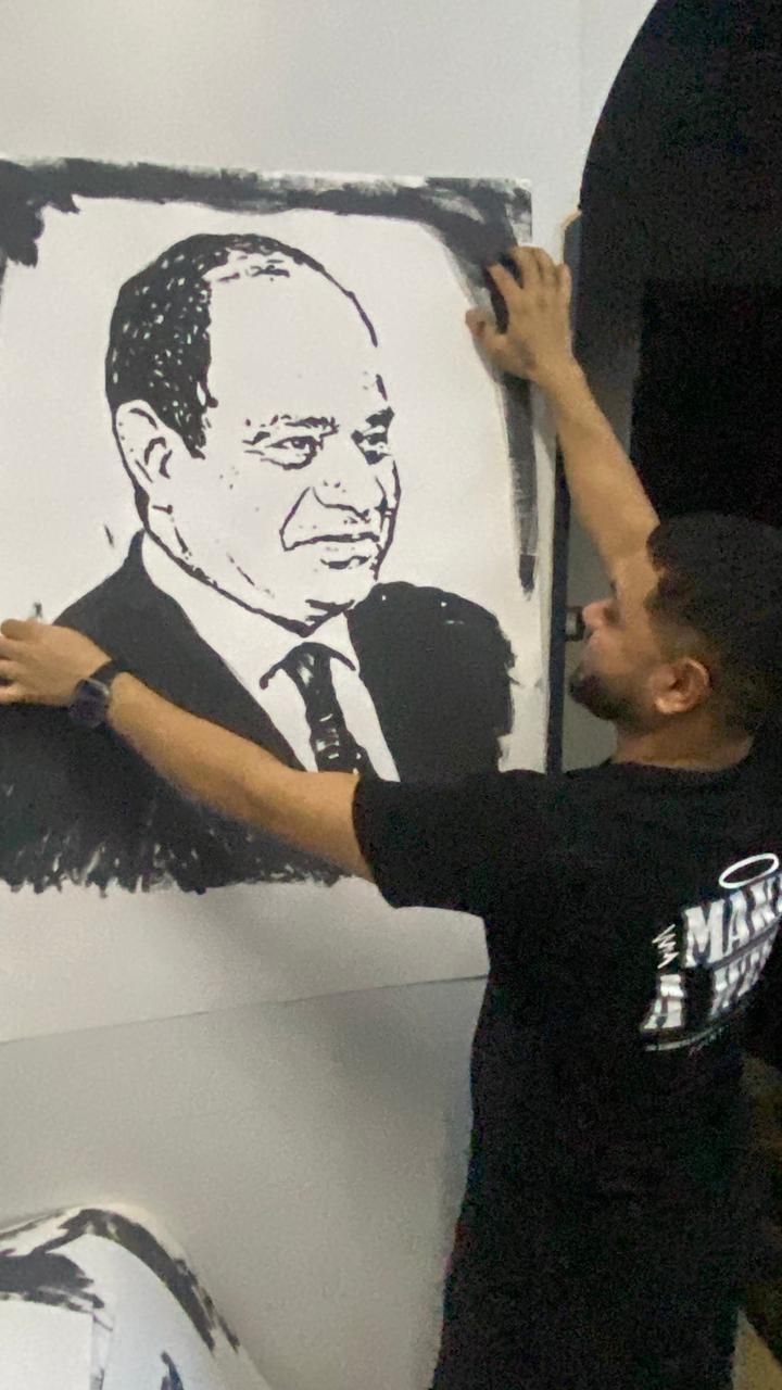 بيرسم بأيده ورجله.. ابانوب بباوي من المنيا: نفسي ادخل موسوعة جينس - الخليج الان