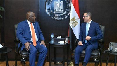 وزير الاستثمار يستقبل وزير المعادن بدولة السودان الشقيقة لبحث سبل تعزيز العلاقات الاقتصادية المشتركة بين البلدين - الخليج الان