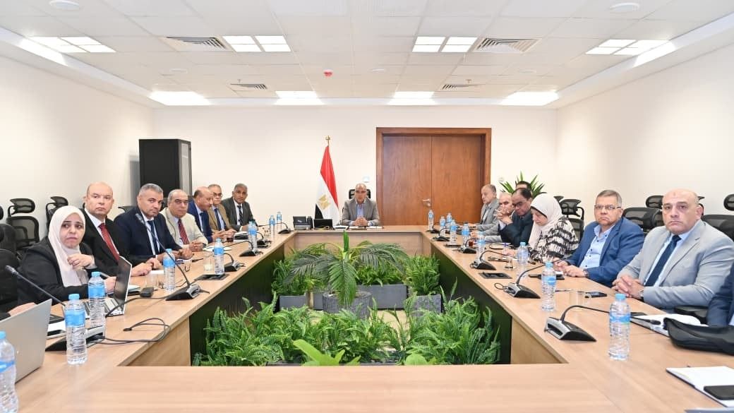 خطة متكاملة لإدارة المياه: وزير الري يتابع توزيع المياه وحالة نهر النيل والسد العالي - الخليج الان