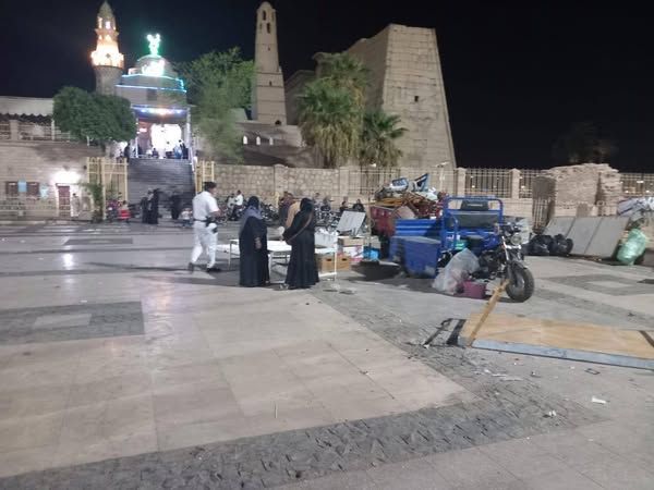 حملة مكبرة لرفع الإشغالات بأحياء وسط وجنوب مدينة الأقصر - الخليج الان