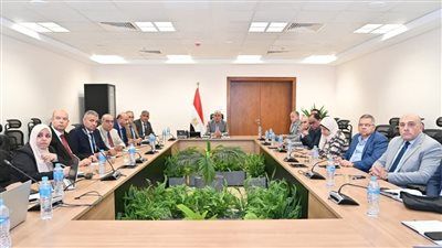 خطة متكاملة لإدارة المياه: وزير الري يتابع توزيع المياه وحالة نهر النيل والسد العالي - الخليج الان