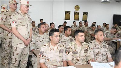 رئيس أركان حرب القوات المسلحة يتفقد المنظومة التعليمية بالمعاهد العسكرية التخصصية لضباط القوات المسلحة بالكيان العسكرى - الخليج الان