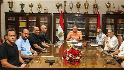 تفاصيل اجتماع الخطيب مع الجهاز الفني للأهلي بحضور المدير الرياضي ولجنة التخطيط - الخليج الان