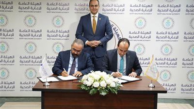 رئيس هيئة الرعاية الصحية يشهد توقيع مذكرة تفاهم مع شركة أوركيديا لإطلاق برنامج تدريبي متكامل في تخصصات طب العيون بمستشفيات الهيئة - الخليج الان
