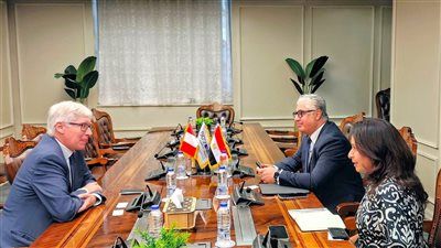 اقتصادية قناة السويس: نتطلع للتعاون مع جمهورية بيرو في قطاعات متنوعة على رأسها الخدمات اللوجيستية - الخليج الان