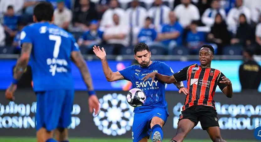 الهلال السعودي يهاجم لجنة الحكام بعد رفض الاستعانة بحكام أجانب في افتتاح الدوري - الخليج الان