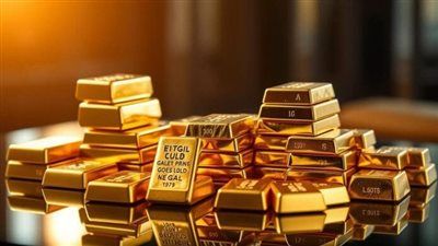 الذهب يواصل تحطيم أرقامه القياسية عالميًا.. وتراجع الدولار يحد من الارتفاعات محليًا - الخليج الان