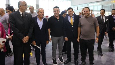 بالصور.. وزير الرياضة يستقبل بعثة منتخب مصر بعد وصولها من بوركينا فاسو إلي القاهرة - الخليج الان