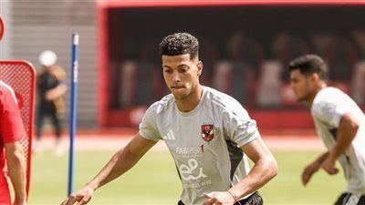 إمام عاشور يضغط على الجهاز الفني للأهلي للمشاركة أساسيًا أمام إنبي.. والنحاس يدرس الدفع به كبديل - الخليج الان