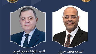 وزير العمل يشكر وزير الداخلية على جهود "الوزارة" في ضبط 11 شركة بدون ترخيص تنصب على المواطنين بعقود عمل وهمية - الخليج الان