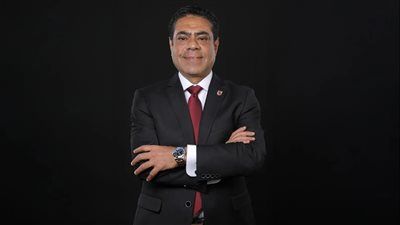 طارق قنديل مشرفًا على إعداد تقرير الجمعية العمومية - الخليج الان