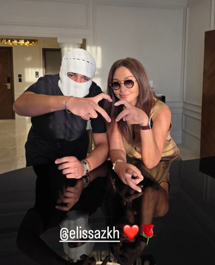 ظهور مفاجئ يجمع إليسا وتووليت قبل حفلها بالقاهرة.. هل يشهد غدًا مفاجأة غنائية؟ - الخليج الان