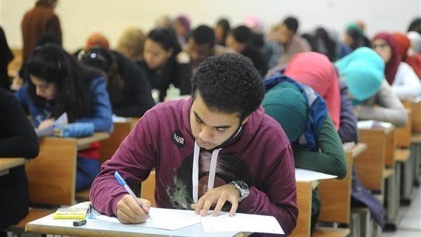 التعليم تعلن المواد الدراسية والأنشطة لطلاب الصفين الأول والثاني الثانوي بنظام العام والبكالوريا