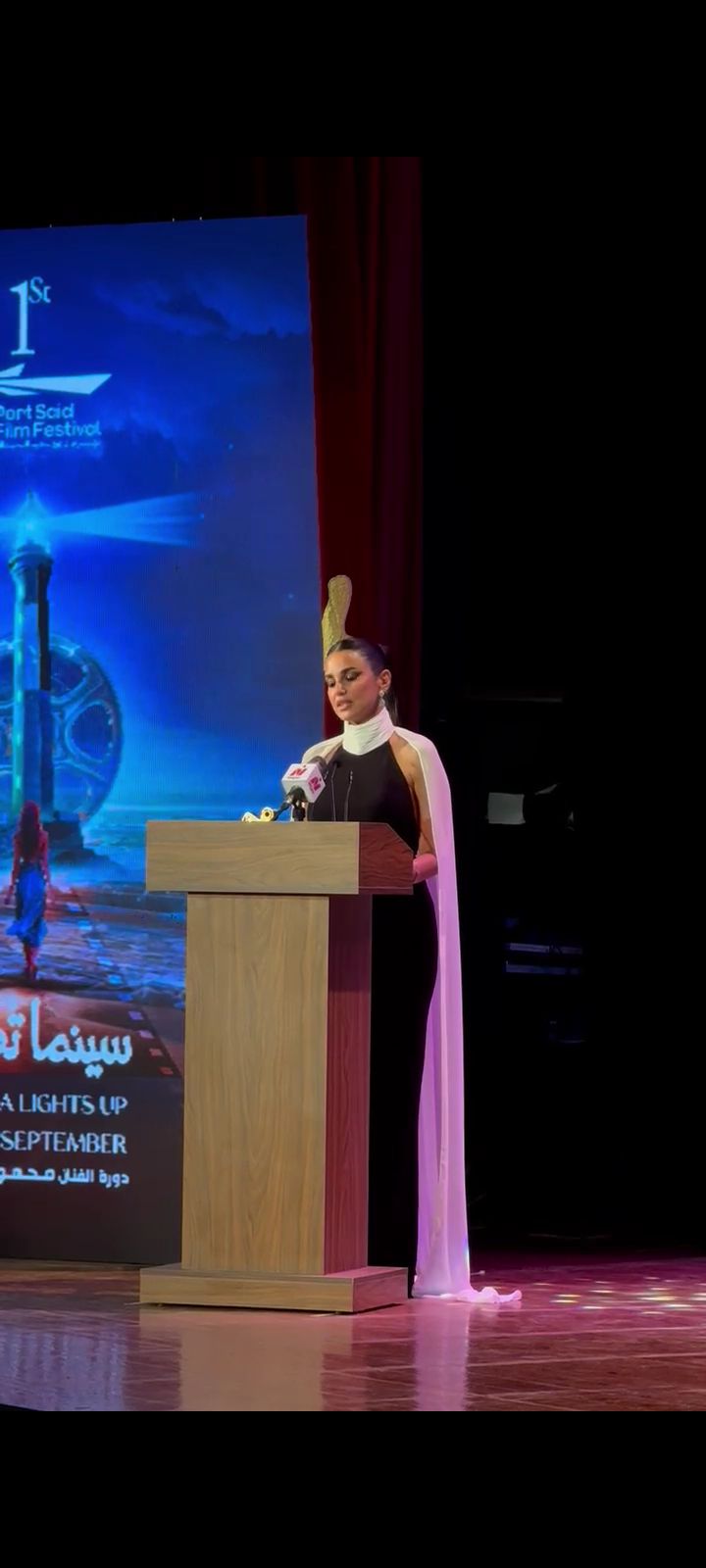 بتمنى السلام ليهم.. درة تهدي تكريمها في مهرجان بوسعيد السينمائي للشعب الفلسطيني - الخليج الان