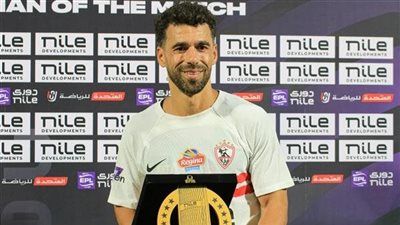 أحمد العجوز: الجماهير "متعة" كرة القدم.. وعبد الله السعيد "الأفضل" بلا منافس - الخليج الان