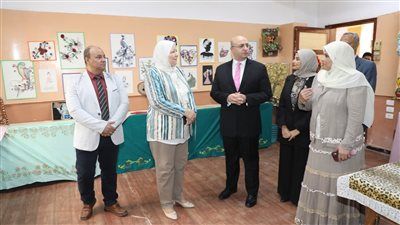 مع بداية العام الجديد.. محافظ بني سويف يتفقد انتظام وسير العملية التعليمية - الخليج الان