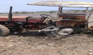 انفجار لغم حوثي يصيب مواطنًا وولده وإعطاب حراثة في الساحل الغربي