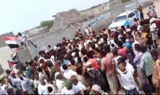 قيادي حوثي يتسبب في إنتحار شابة تهامية
