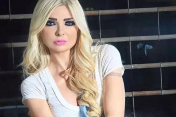 ميريام كلينك تفجر السوشيال ميديا بالقصير وبساقين مفتوحتين ليظهر ما كان مخفي بكل وضوح امام الجميع !! (شوف دلوقتي)