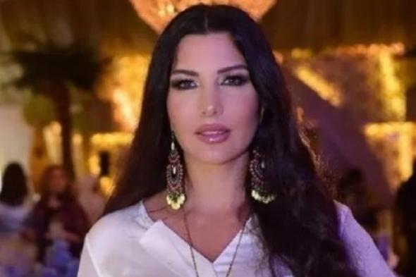 مُجدداً.. الفنانة اللبنانية الشهيرة ’’لاميتا فرنجية‘‘ دون رداء داخل حوض الإستحمام و إطلالة مثيرة للغاية !! (شوف دلوقتي)