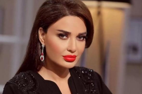 زوج الفنانة اللبنانية سيرين عبدالنور يجن جنونه ولم يستطع السيطرة فنزع لها ملابسها الداخلية بدون خجل ويرتكب فعلته أمام أنظار الجميع بجراة شديدة!! (شوف دلوقتي)