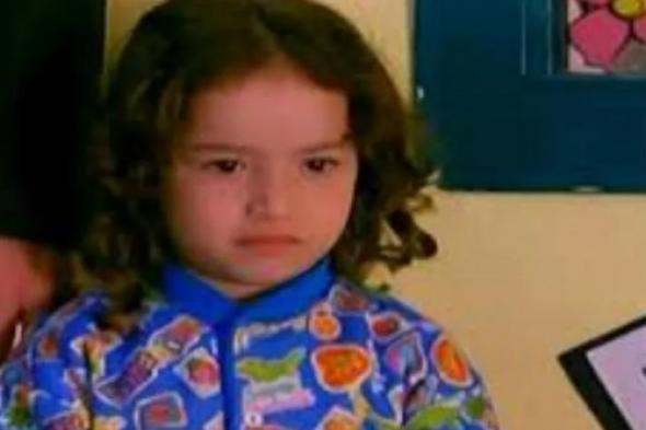 طفلة فيلم (حرامية في kg2) المشاكسة اتتذكرونها ...لن تصدق كيف أصبح شكلها اليوم بعد مرور 20 سنة من عرض الفيلم ..شابه فاتته شقراء سيذهلكم جمالها الاروبي النادر!!-صور