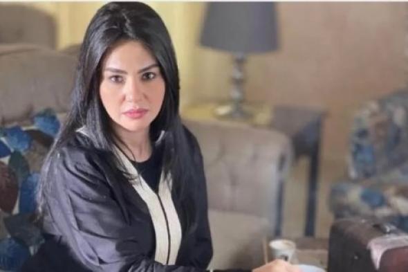 ما فعلته الفنانة دينا فؤاد داخل الحرم المكي وأمام الكعبة صدم كل المشاهدين