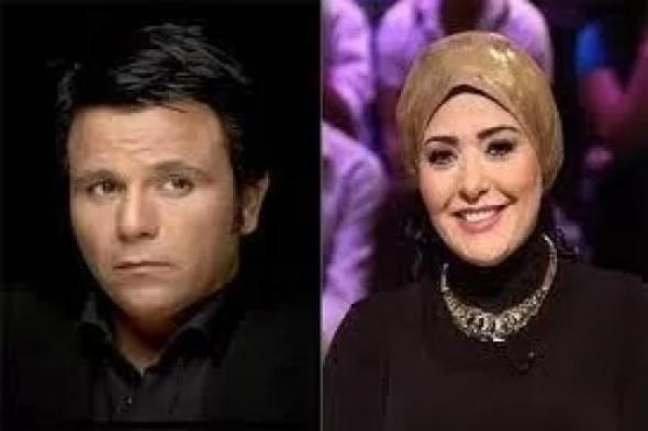 تسريب صورة نادرة من خطوبة محمد فؤاد والفنانة صابرين قبل 32عاماً.. ومن شدة حبه لها لن تصدقوا كيف كان ممسكاً بها في الكوشة... شوف دلوقتي