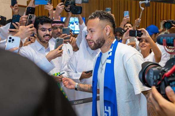 وصول نيمار الرياض للانضمام إلى الهلال (صور)