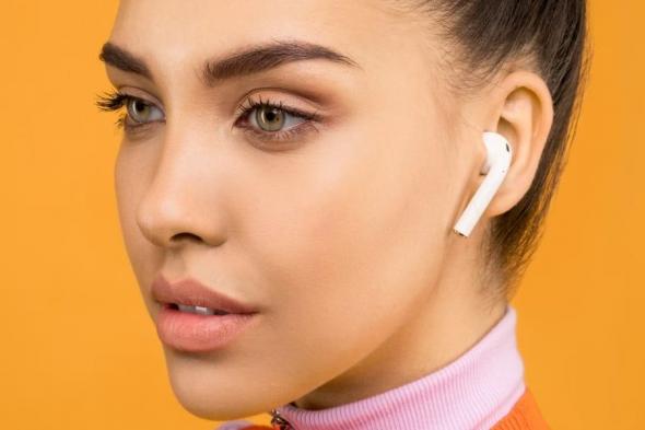 5 طرق لمعرفة ما إذا كانت سماعات أبل "AirPods" أصلية أم مزيفة