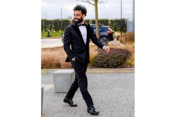 صورة محمد صلاح بالبدلة تثير ضجة على مواقع التواصل