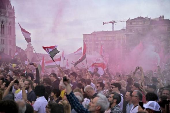 المجر.. الآلاف يتظاهرون ضد رئيس الوزراء فيكتور أوربان