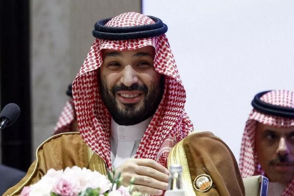 عين ولي العهد الأمير محمد بن سلمان تقع على احد المشجعين اثناء مبارة النصر والهلال.. وهذا ماحدث له!