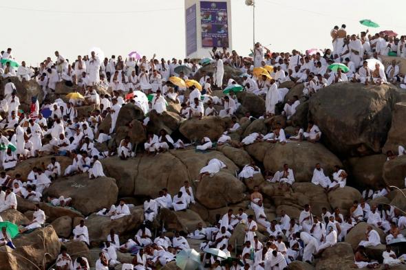 حرارتها وصلت 72 درجة.. السعودية تحذّر الحجاج من التعرض لأشعة الشمس (فيديو)