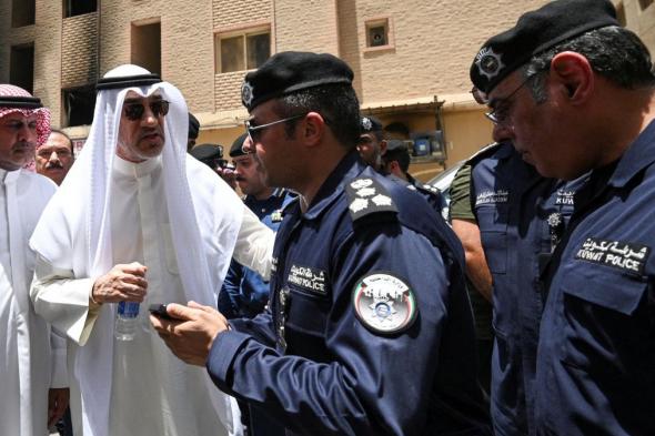 ضبطه الوزير شخصياً.. وافد يرتكب "مخالفة جسيمة" في الكويت (فيديو)