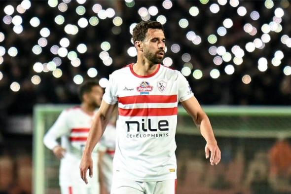 عبدالله السعيد يثور غاضبًا بعد تبديله في لقاء الزمالك والمصري (فيديو)