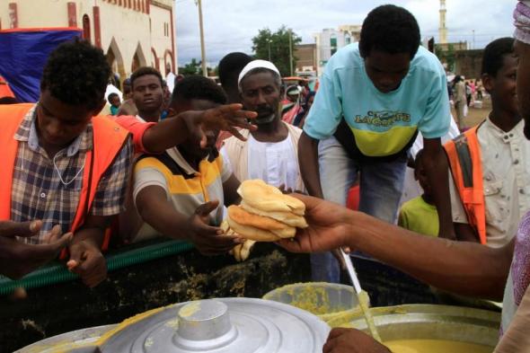 طرفا الحرب في السودان يوافقان على توفير ممرين آمنين للمساعدات