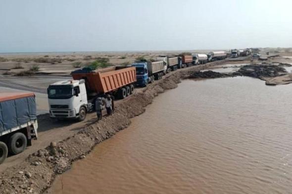 جهود تنجح بفتح طريق مسار بالجسر السطحي لوادي بنا في أبين