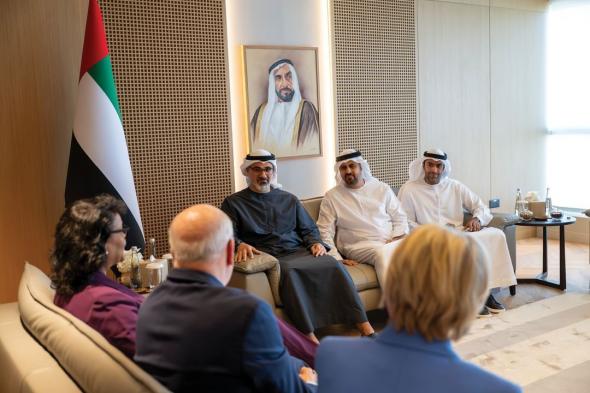  04:07  خالد بن محمد بن زايد يستقبل الإدارة التنفيذية لمستشفى الأطفال الوطني - واشنطن - الخليج الان