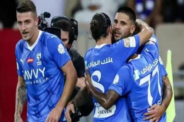 "أسطورة السنتورة"!! الجحلان يكشف هوية لاعب الوسط الأكثر تميزًا أمام الهلال